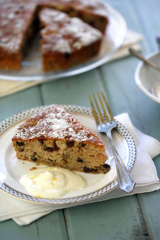 Greek yogurt, apple, raisin and walnut cake