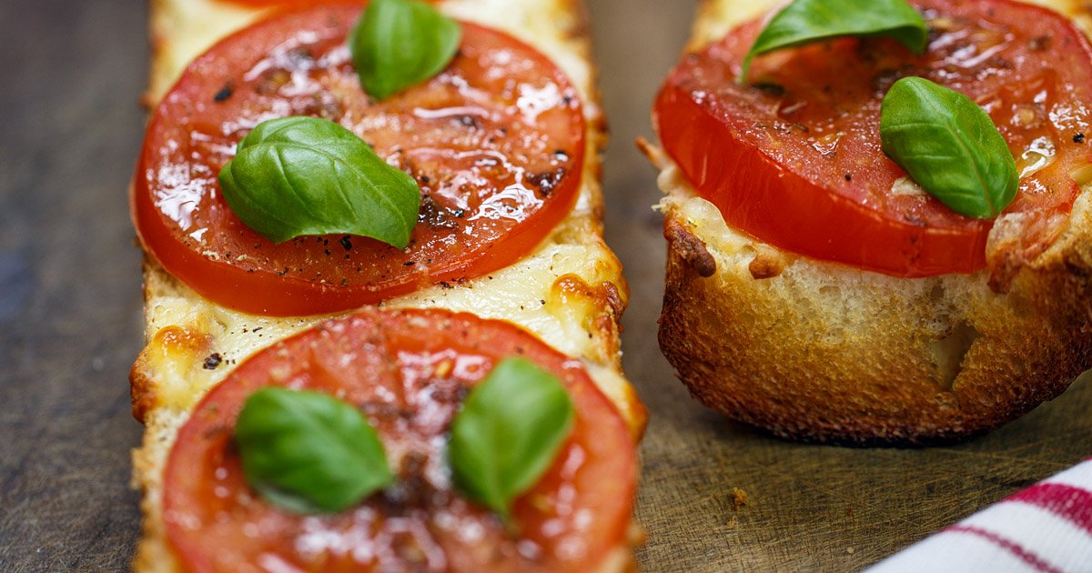 Featured image of post Simple Way to Cheese And Tomato Pizza Baguette