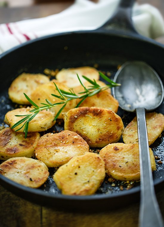 Crispy rosemary-garlic potatoes