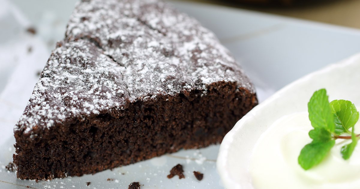 Chocolate miso cake