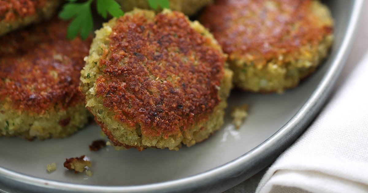 Falafel with tahini sauce